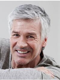 Kurze Graue Herrenperücke aus Synthetik 100% Handgebunden Glatt