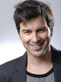 4" Schwarze Glatte Herrenperücke Kurz Capless Design